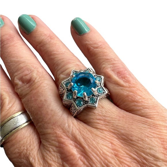 Turquoise Sapphire and Engraved Silver Ring - Picture 4 of 7
